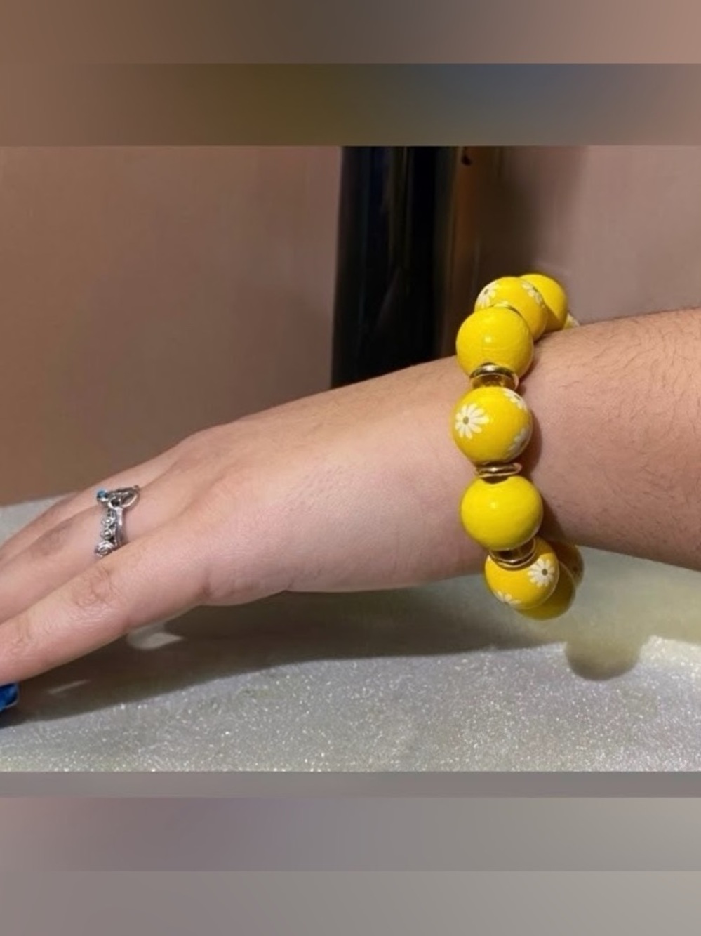 Vibrant Yellow Beaded Bracelet with Daisies